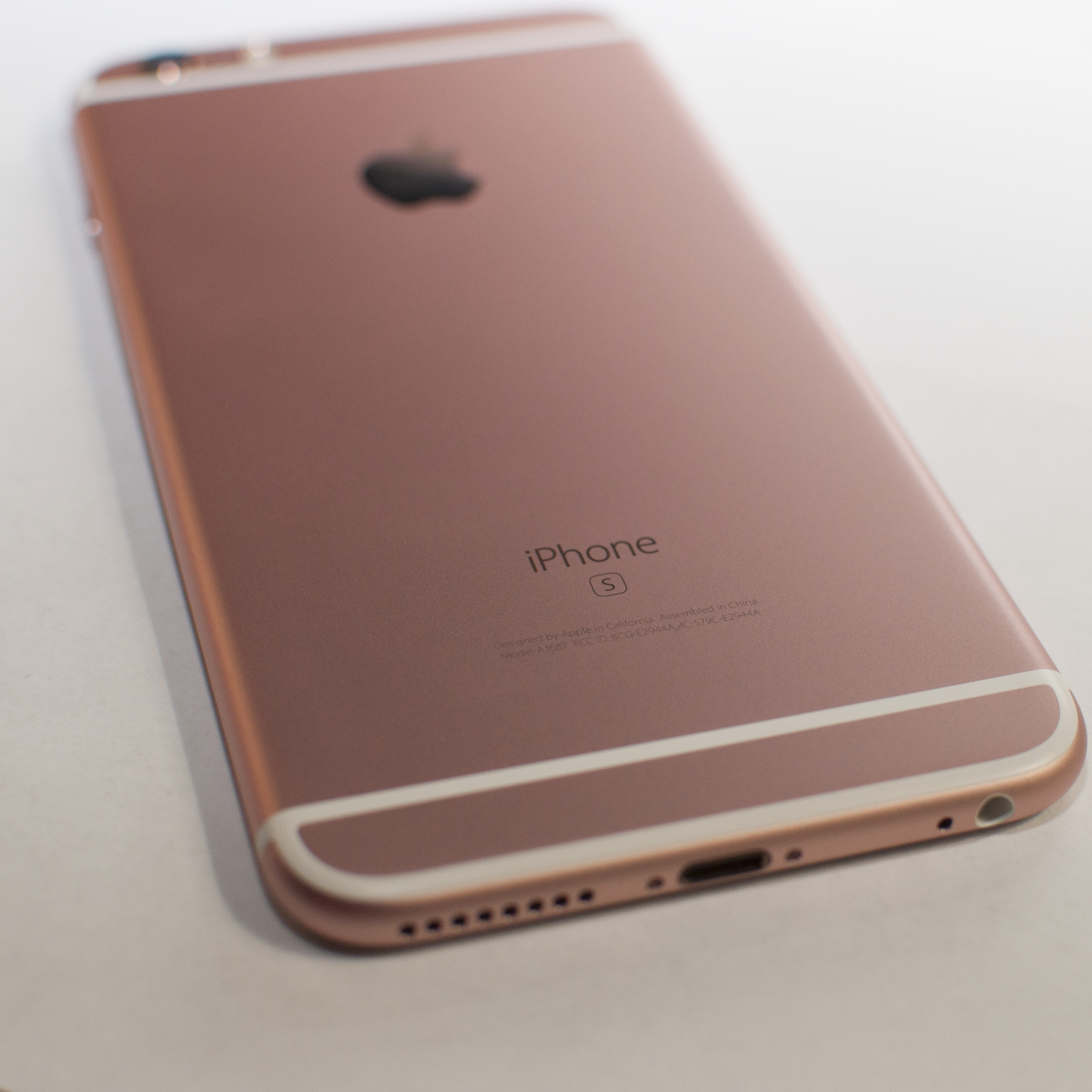 The Beard Blog iPhone 6s Review!